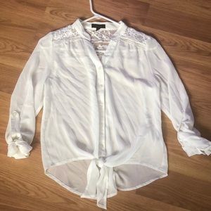 Mine- hi lo white sheer blouse tie at front size M